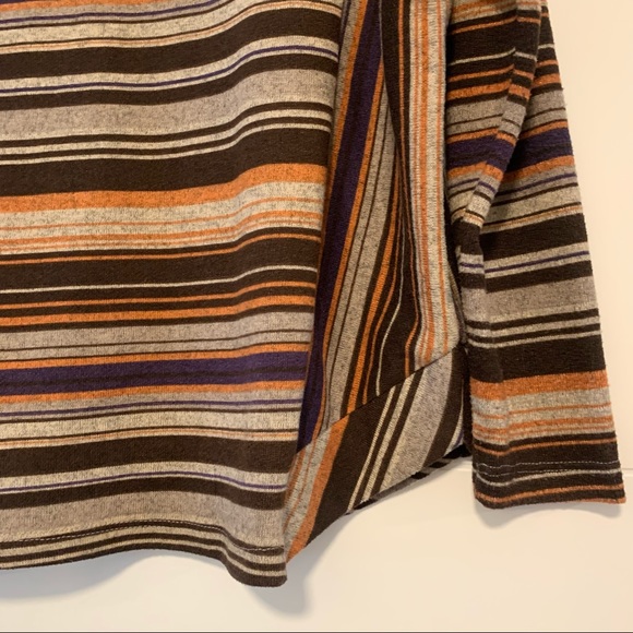 Lava | Striped Oversized Light Sweater - Picture 11 of 13